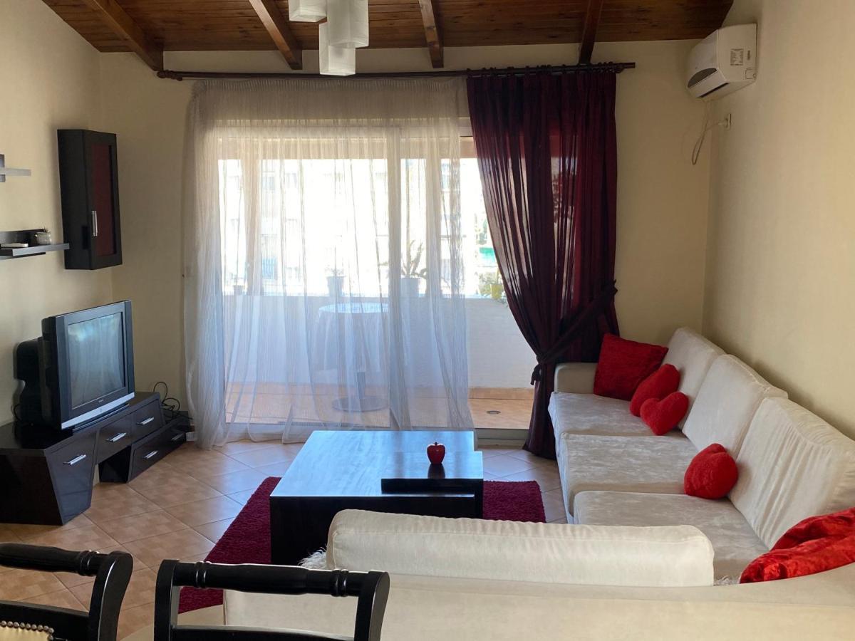 Lovely 2 Bedroom Apartment Tirana Exterior foto